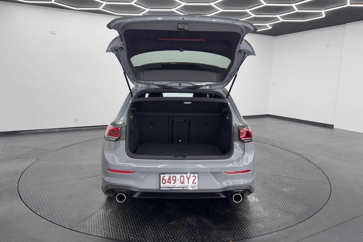 2024 Volkswagen Golf GTI 8