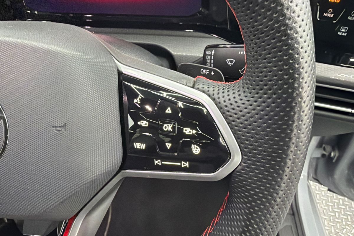 2024 Volkswagen Golf GTI 8
