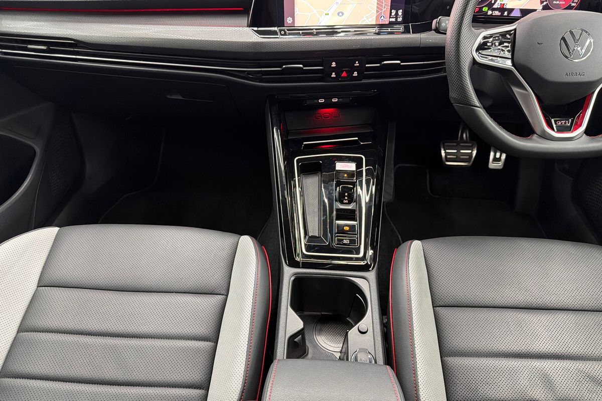 2024 Volkswagen Golf GTI 8