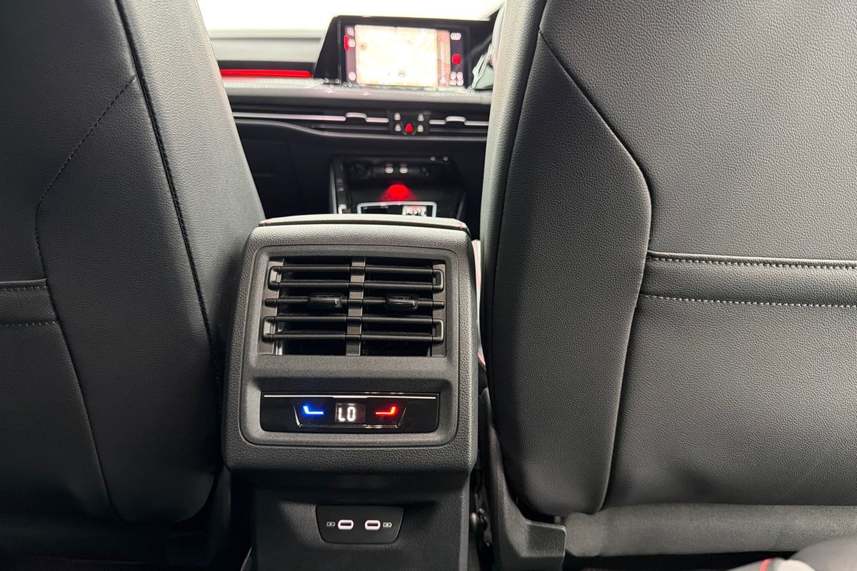 2024 Volkswagen Golf GTI 8