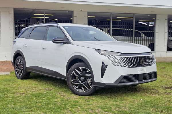 2025 Peugeot 5008 Allure Hybrid P74