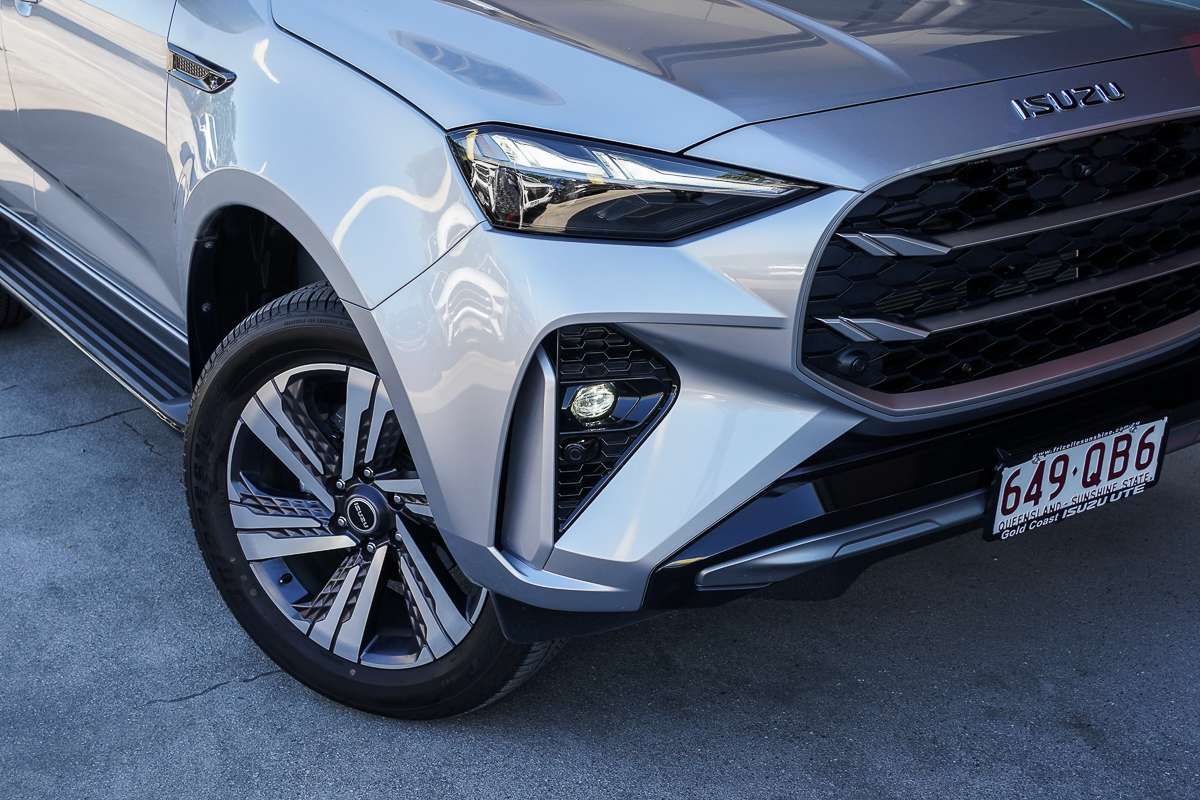 2026 Isuzu MU-X LS-T