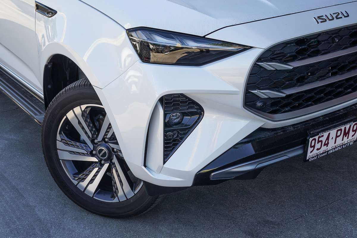 2025 Isuzu MU-X LS-T