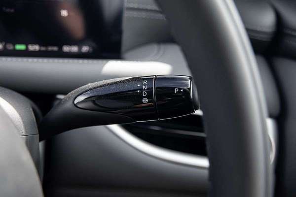 2026 MG IM5 Platinum P12L thumb-7