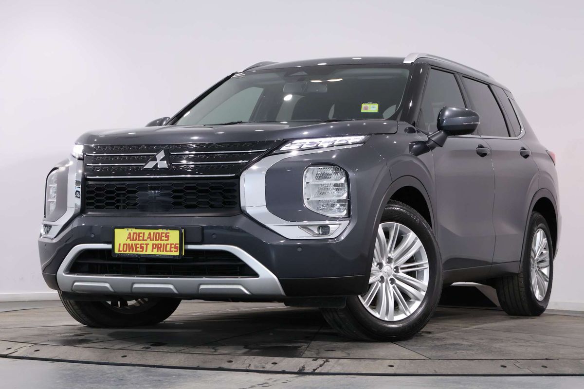 2023 Mitsubishi Outlander LS ZM