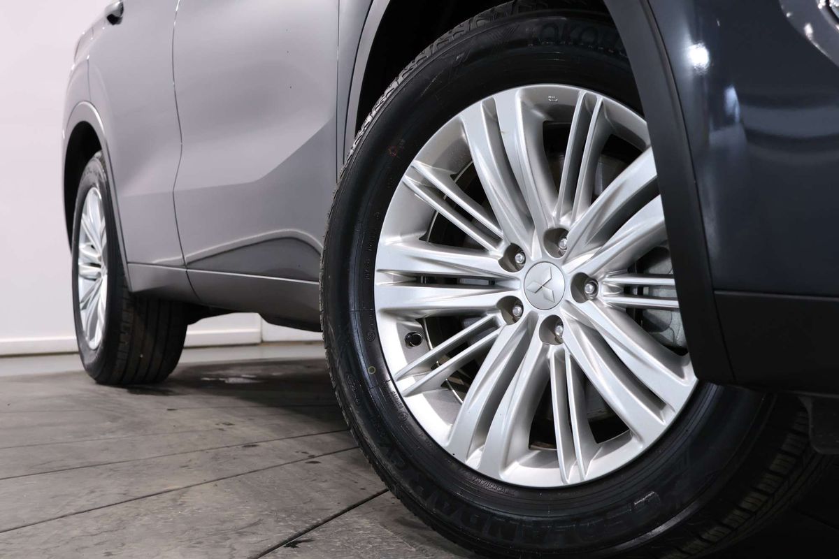2023 Mitsubishi Outlander LS ZM