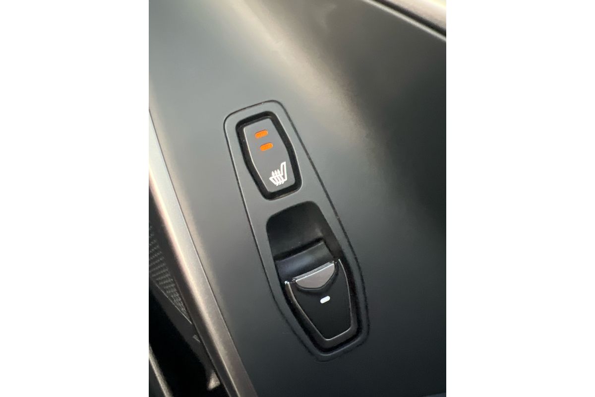 2016 Hyundai Santa Fe Highlander DM3 Series II image 14