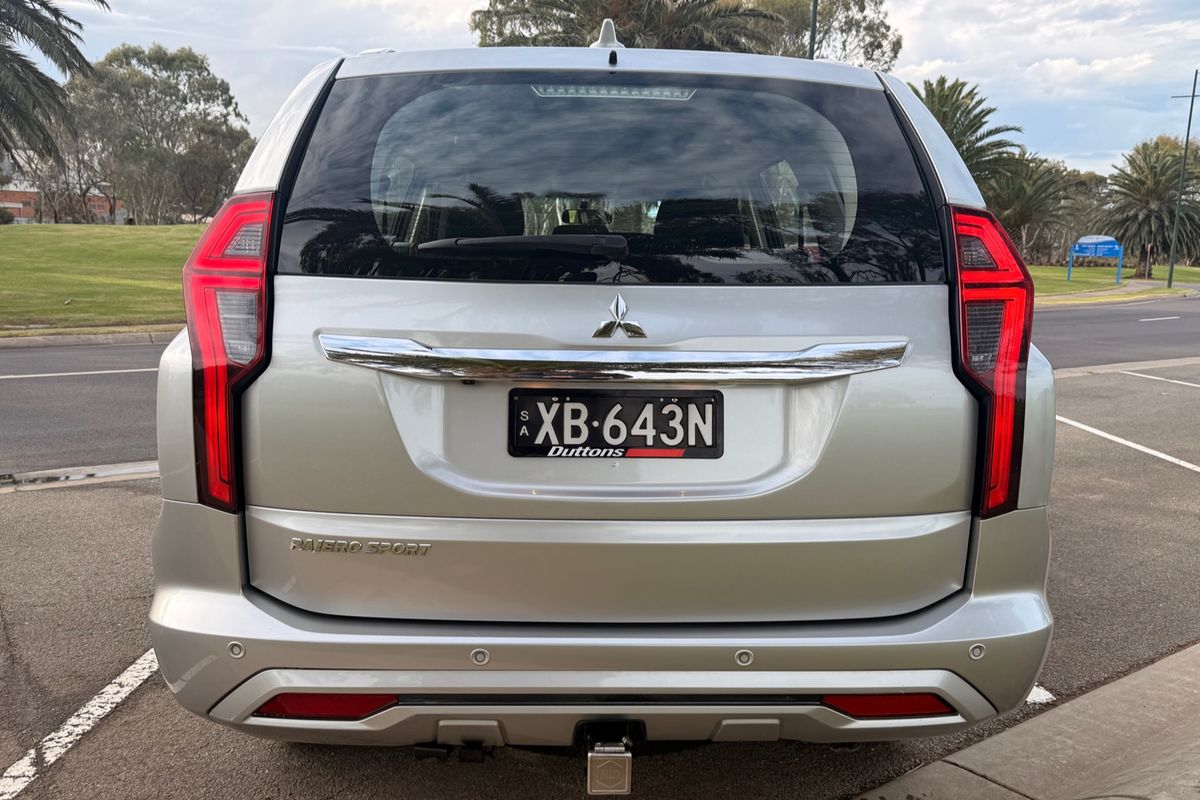 2021 Mitsubishi Pajero Sport GLX QF image 6