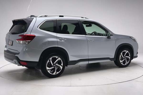 2024 Subaru Forester 2.5i Premium S5 thumb-2