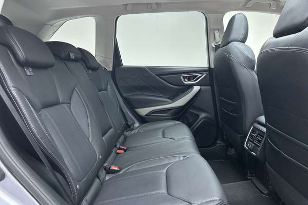 2024 Subaru Forester 2.5i Premium S5 thumb-11