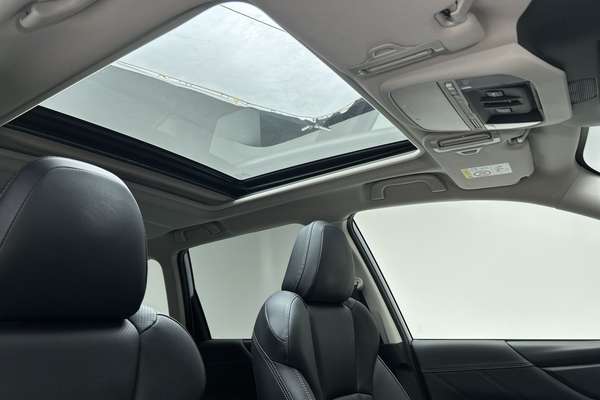 2024 Subaru Forester 2.5i Premium S5 thumb-14