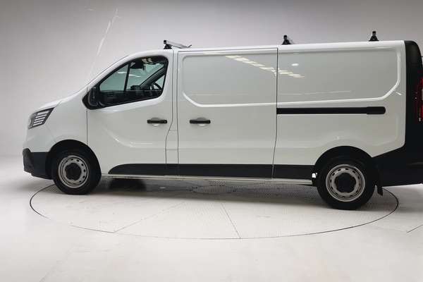 2023 Renault Trafic Pro X82 LWB Low Roof thumb-7