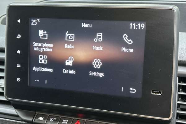 2023 Renault Trafic Pro X82 LWB Low Roof thumb-15