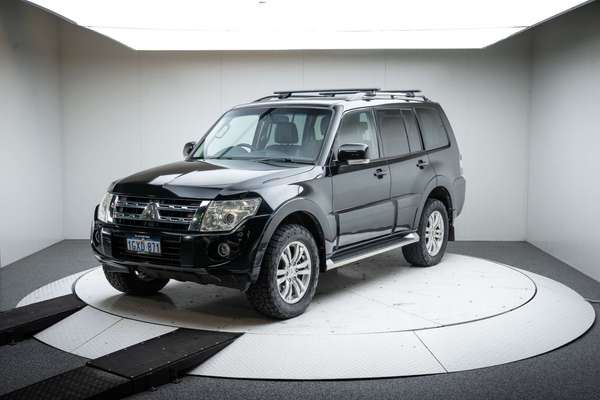 2013 Mitsubishi Pajero VR-X NW