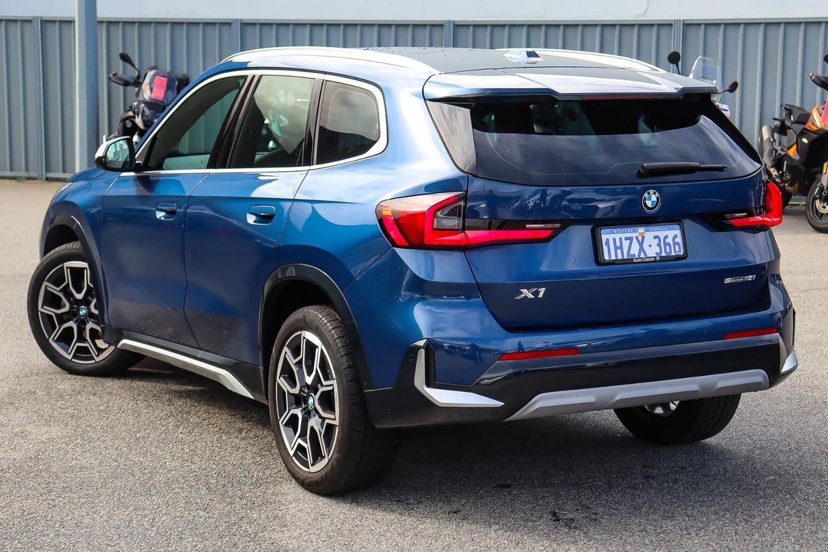 2023 BMW X1 sDrive18i U11