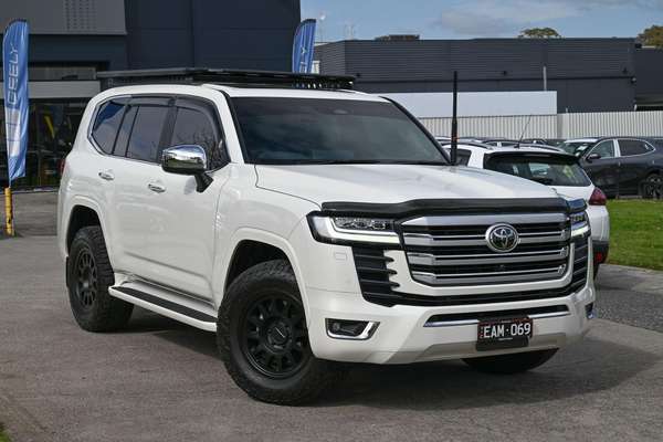 2026 Toyota Landcruiser Sahara ZX FJA300R
