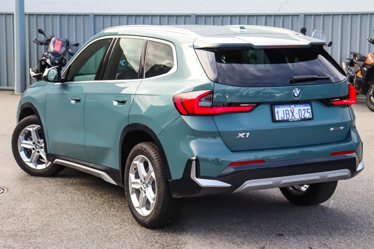 2023 BMW X1 sDrive18i U11