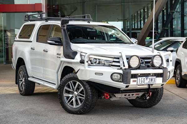 2015 Toyota Hilux SR5 (4x4) GUN126R 4X4