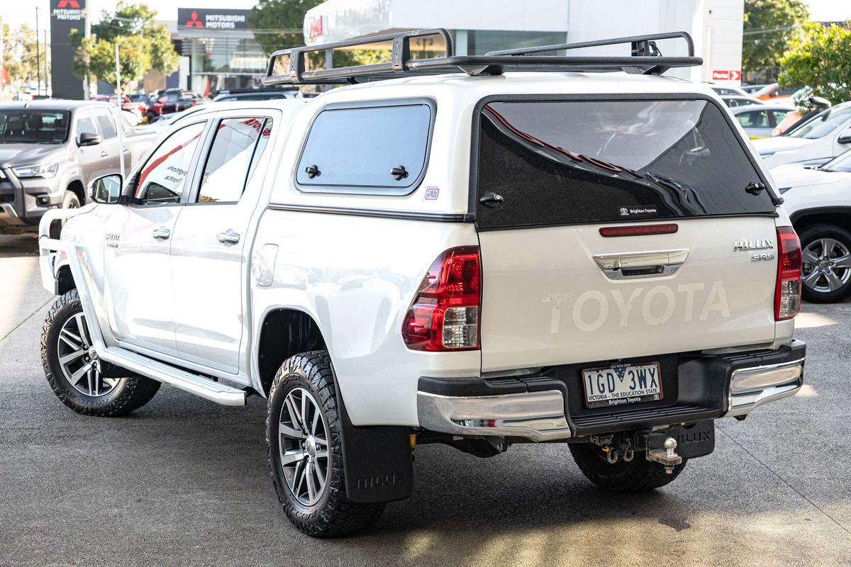 2015 Toyota Hilux SR5 (4x4) GUN126R 4X4