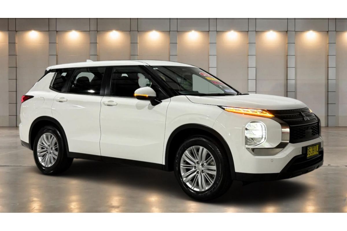 2024 Mitsubishi Outlander ES ZM