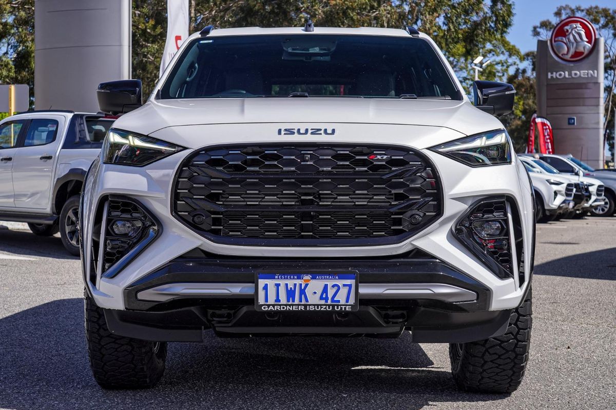 2025 Isuzu MU-X X-TERRAIN
