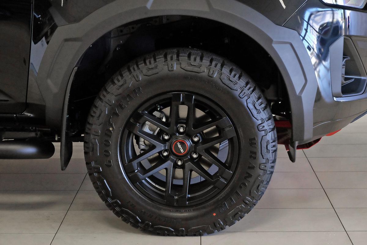 2026 Isuzu D-MAX BLADE 4X4 image 12