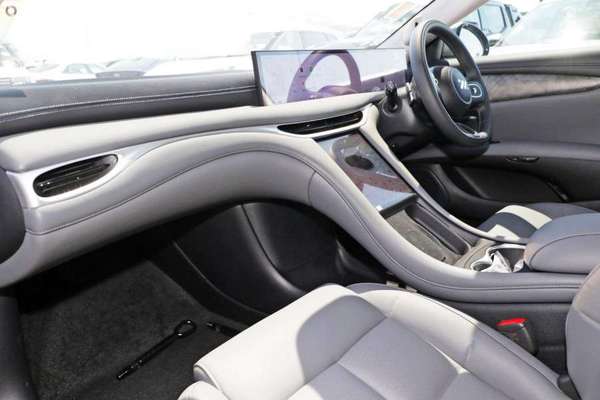 2026 MG IM5 Premium P12L thumb-13