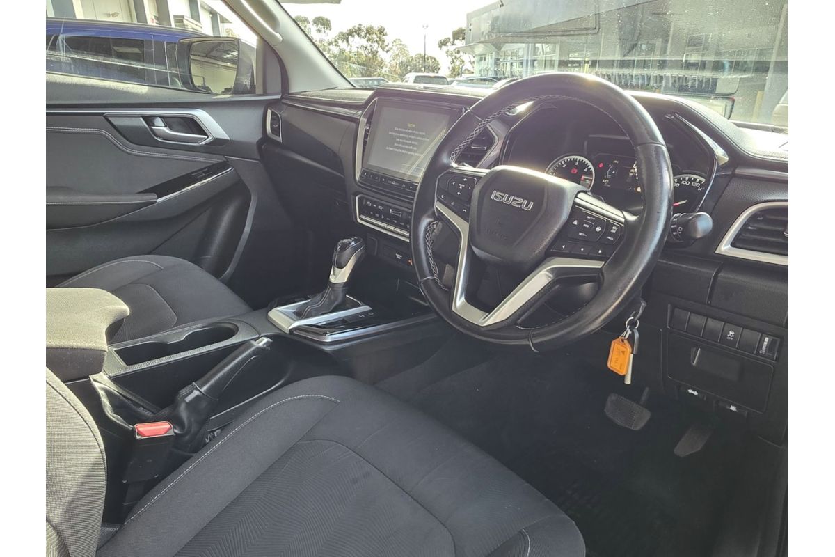 2021 Isuzu D-MAX LS-U 4X4 image 14