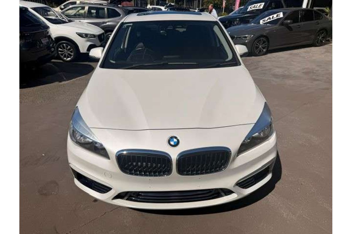 2015 BMW 2 Series 218i Sport Line F45