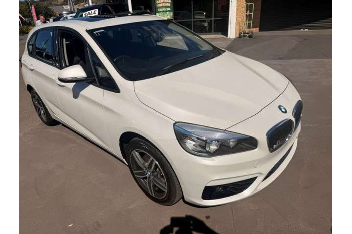 2015 BMW 2 Series 218i Sport Line F45