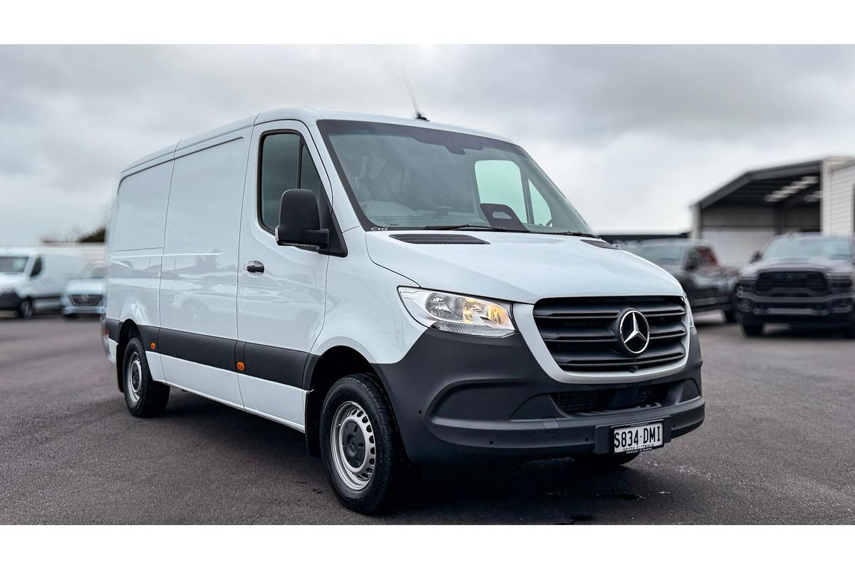 2026 Mercedes-Benz Sprinter 311CDI VS30 MWB Low Roof