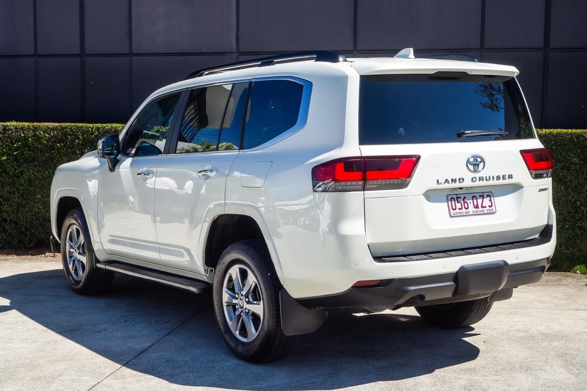 2025 Toyota Landcruiser Sahara FJA300R