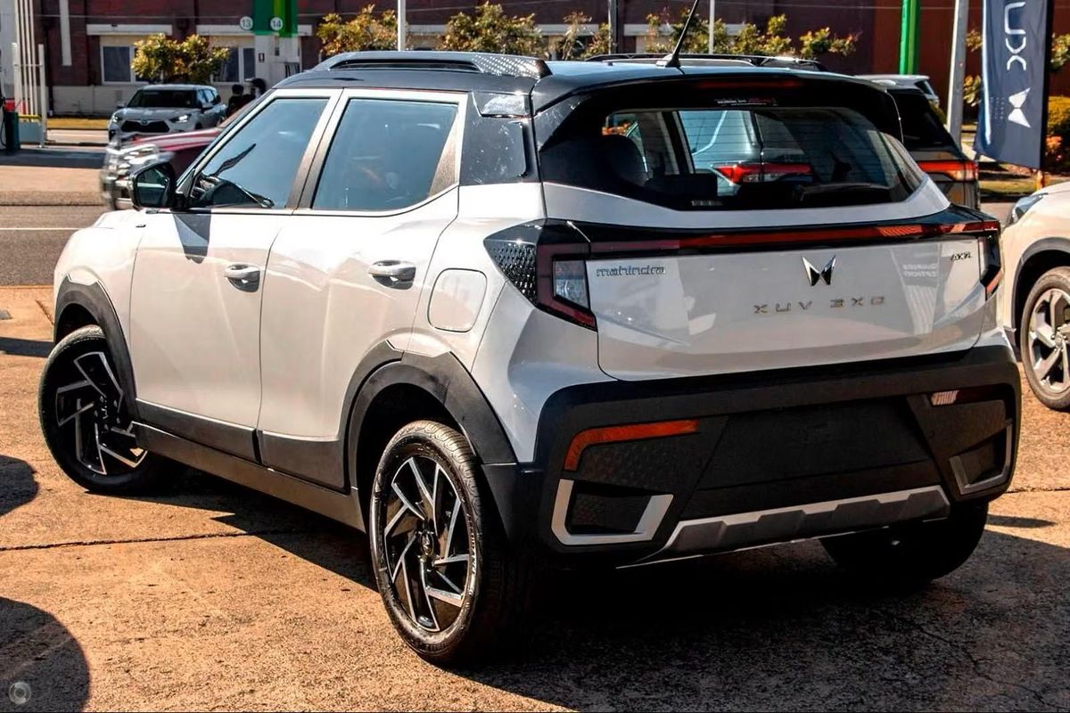 2026 Mahindra XUV3XO AX7L