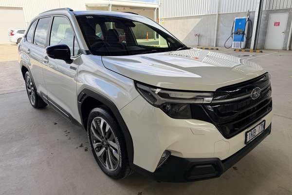 2025 Subaru Forester Hybrid Touring S6