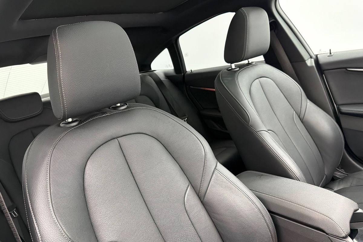 2022 BMW 2 Series 220i M Sport F44