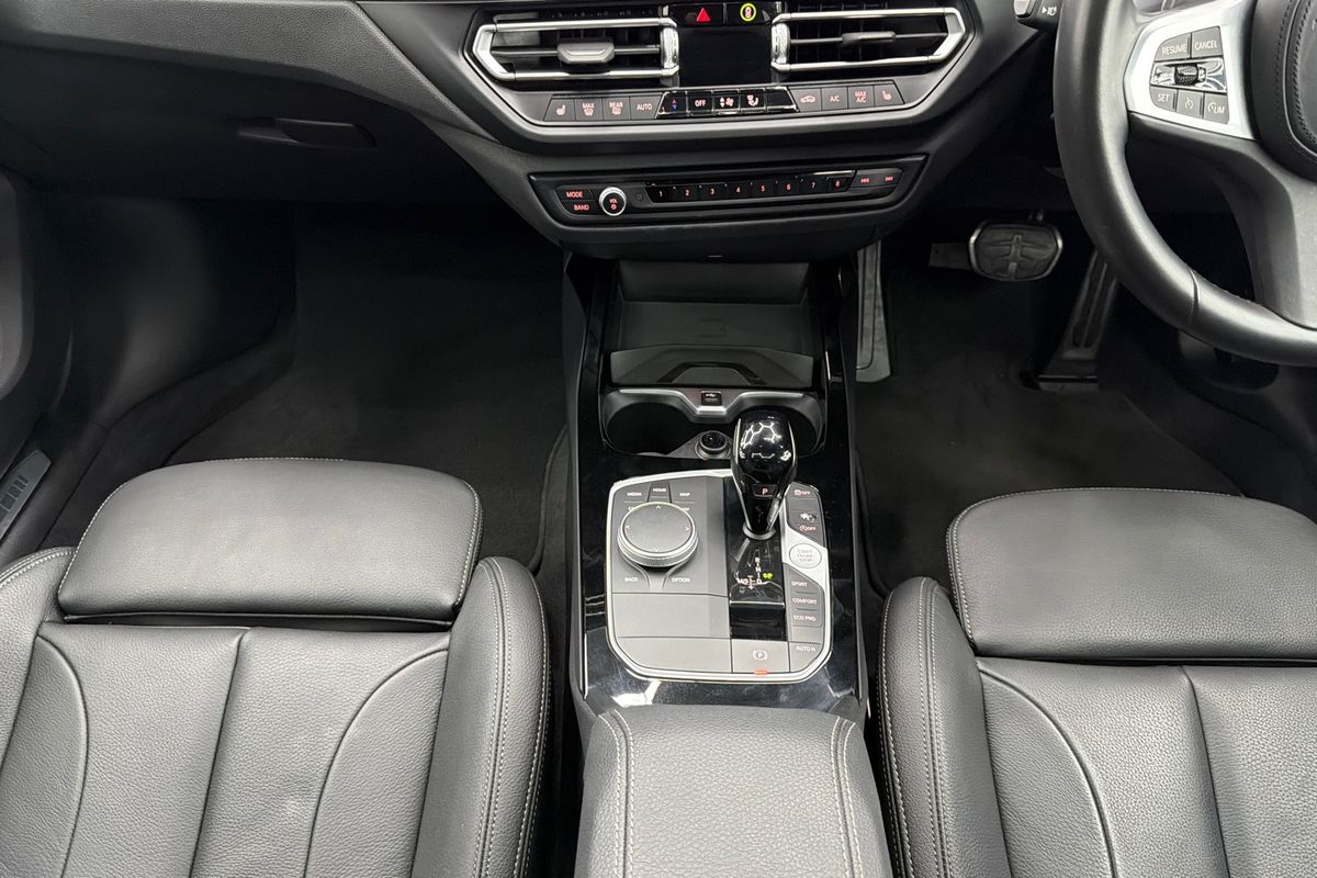 2022 BMW 2 Series 220i M Sport F44