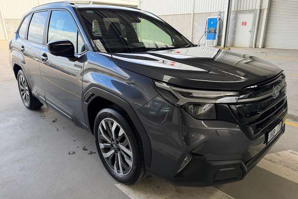 2025 Subaru Forester Hybrid Touring S6