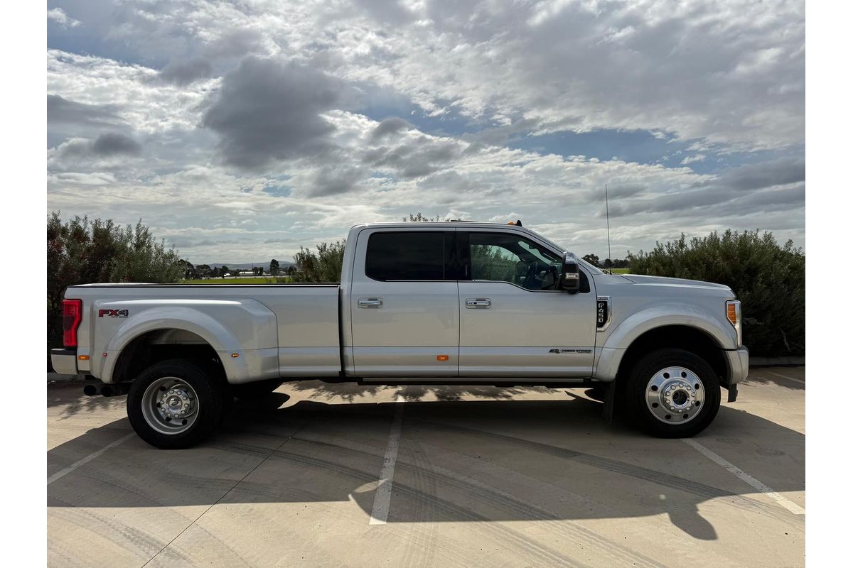 2019 Ford F450 Platinum 4X4 image 3