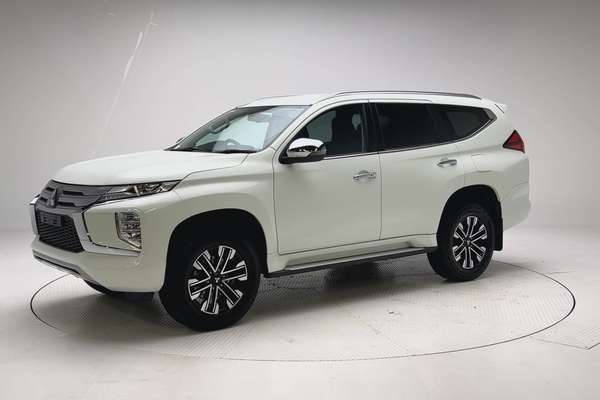 2021 Mitsubishi Pajero Sport GLS QF thumb-5