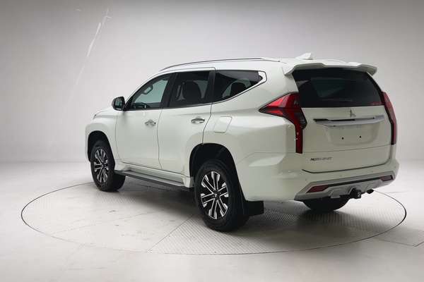 2021 Mitsubishi Pajero Sport GLS QF thumb-8