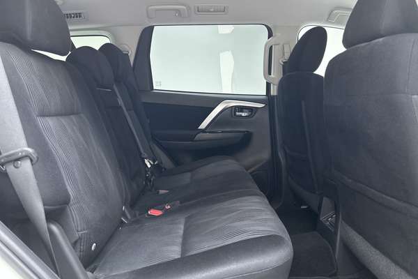 2021 Mitsubishi Pajero Sport GLS QF thumb-11