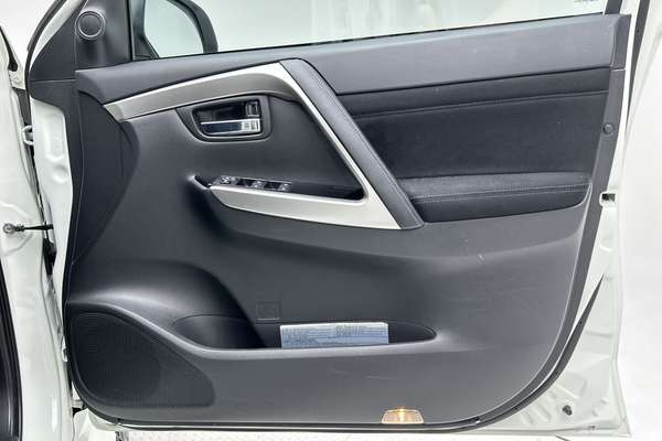 2021 Mitsubishi Pajero Sport GLS QF thumb-18