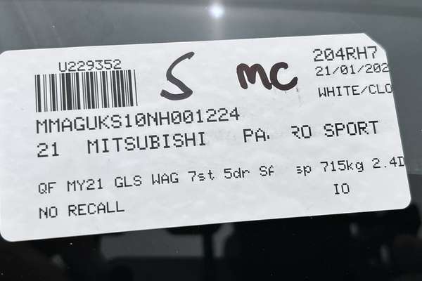 2021 Mitsubishi Pajero Sport GLS QF thumb-23