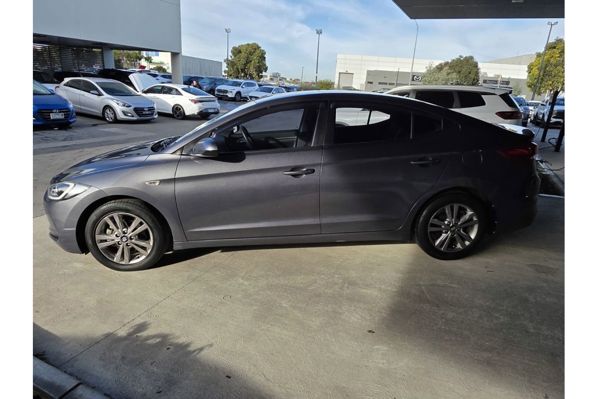 2017 Hyundai Elantra Active AD image 4