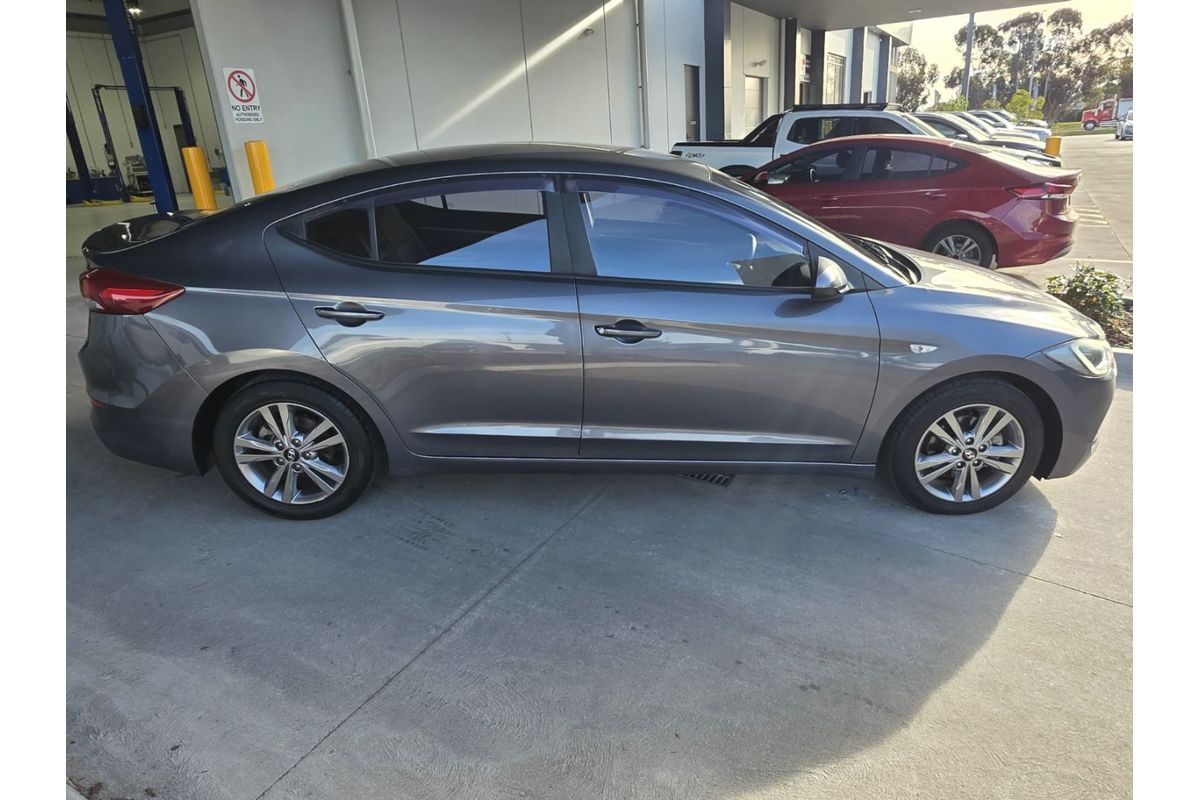2017 Hyundai Elantra Active AD image 8