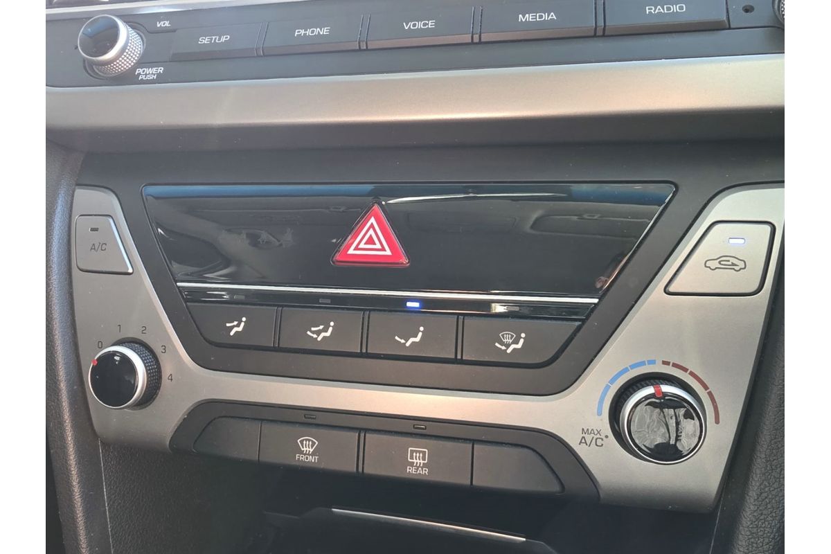 2017 Hyundai Elantra Active AD image 18
