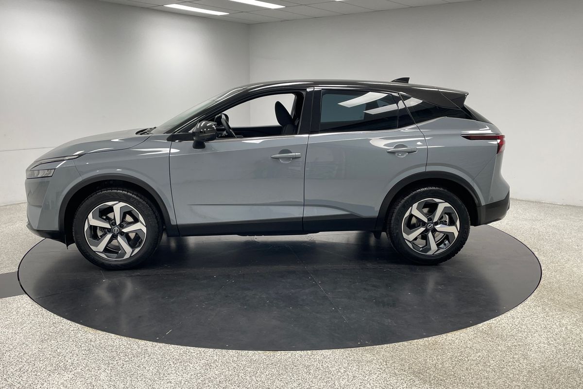 2023 Nissan J12
