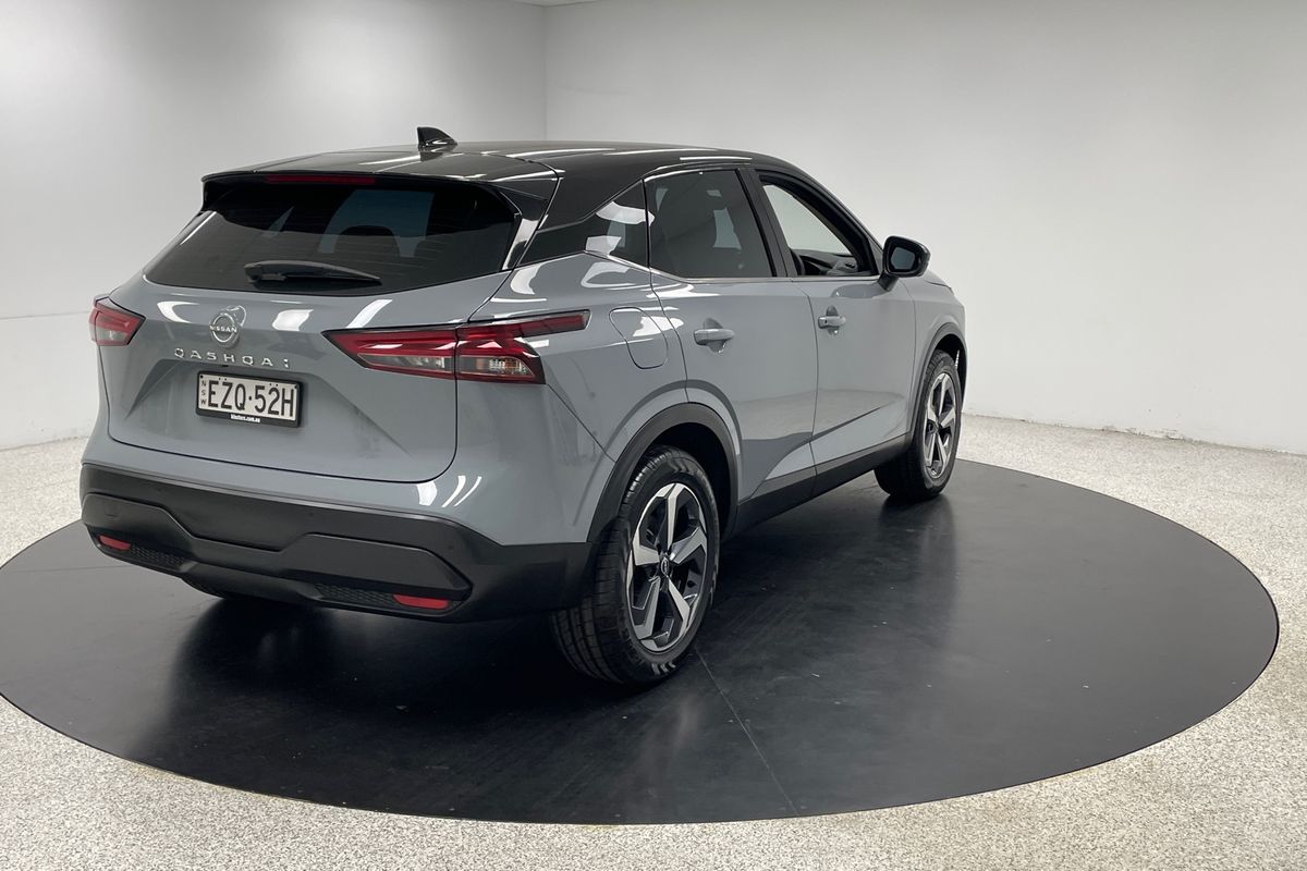 2023 Nissan J12