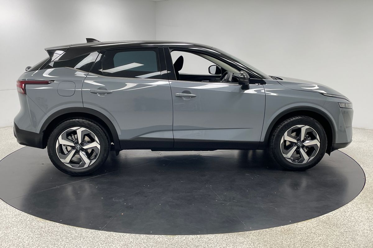 2023 Nissan J12
