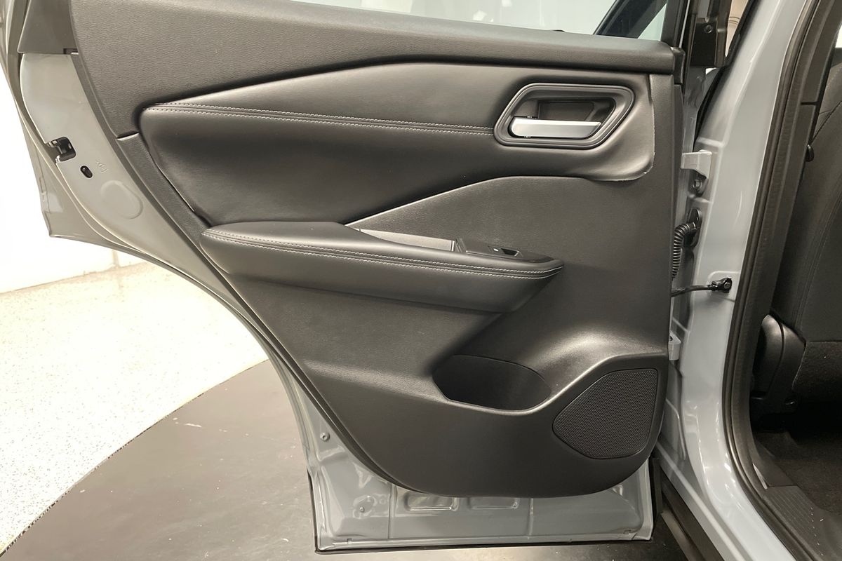 2023 Nissan J12